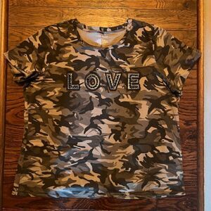 Lane Bryant LOVE embellished camo print tshirt short sleeve rhinestone 22/24